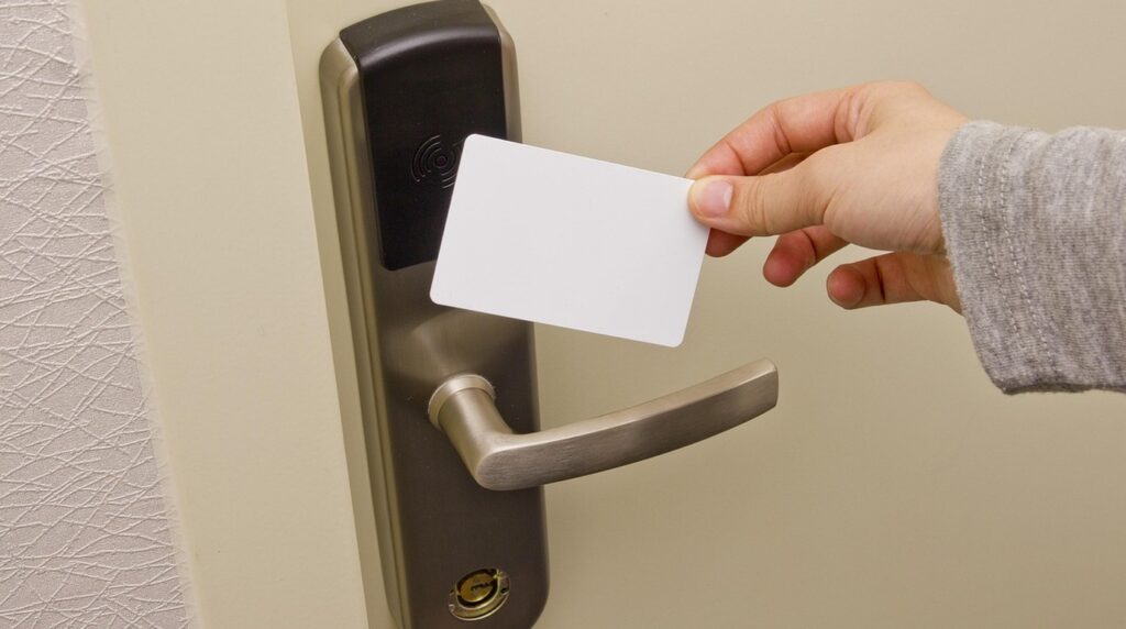 LF vs HF vs UHF RFID: Frequencies, Differences and Real-World Uses
