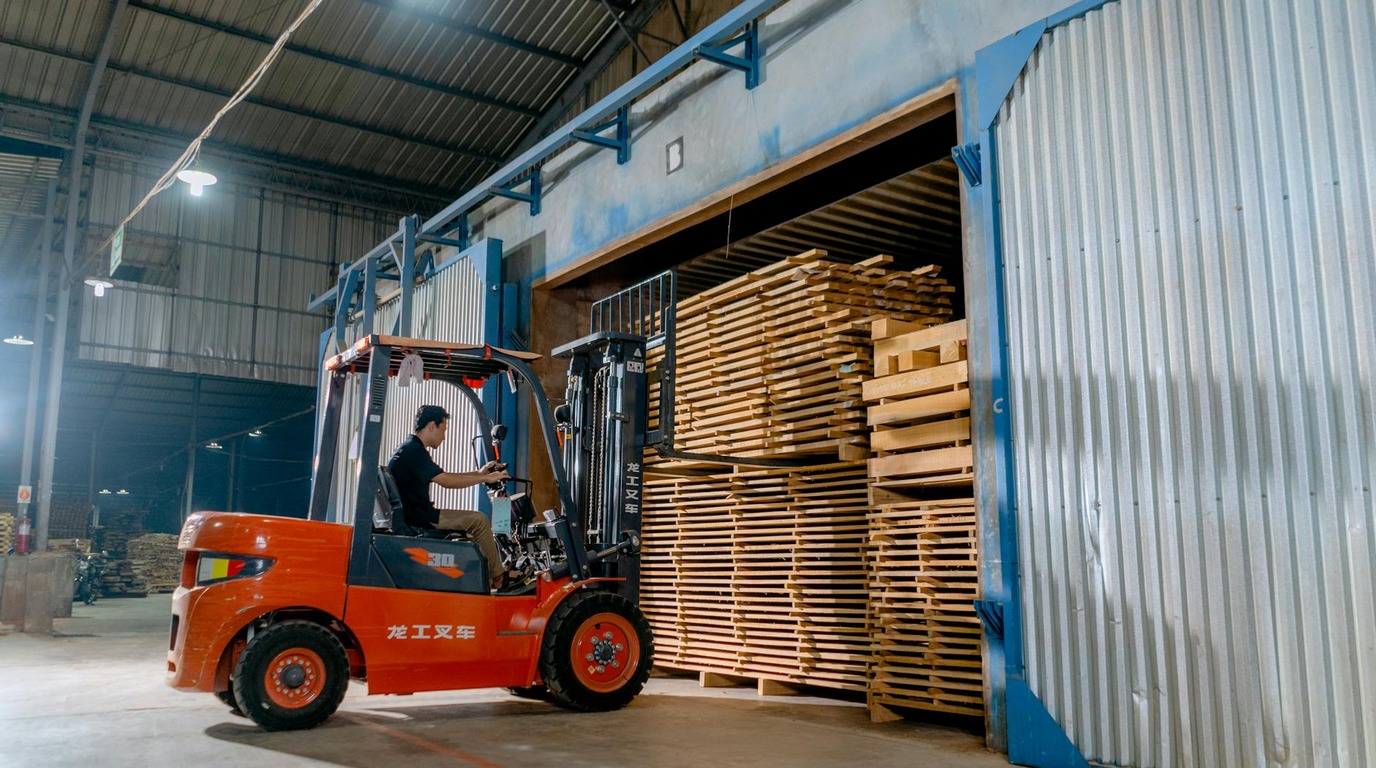 RFID Nail Tags and Wristbands Guide for Durable Pallet Tracking