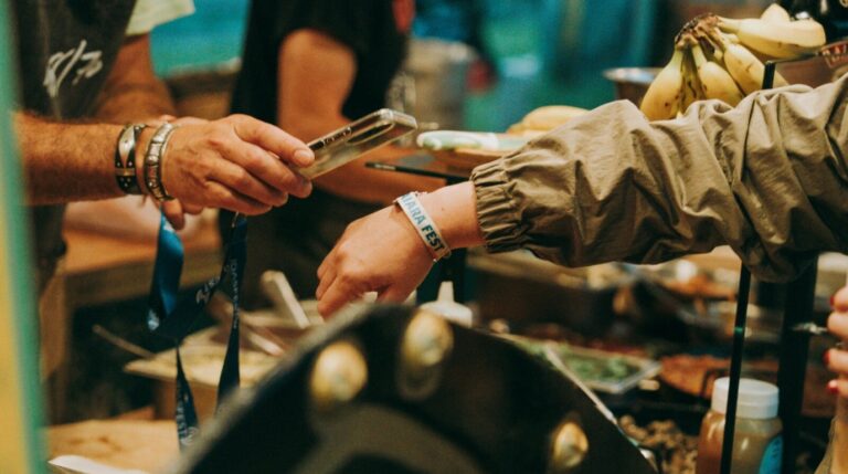RFID Wristbands for Events Guide: Revolutionizing Event Management