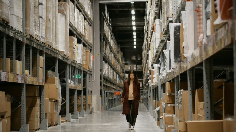 UHF RFID tag read errors in an industrial RFID application
